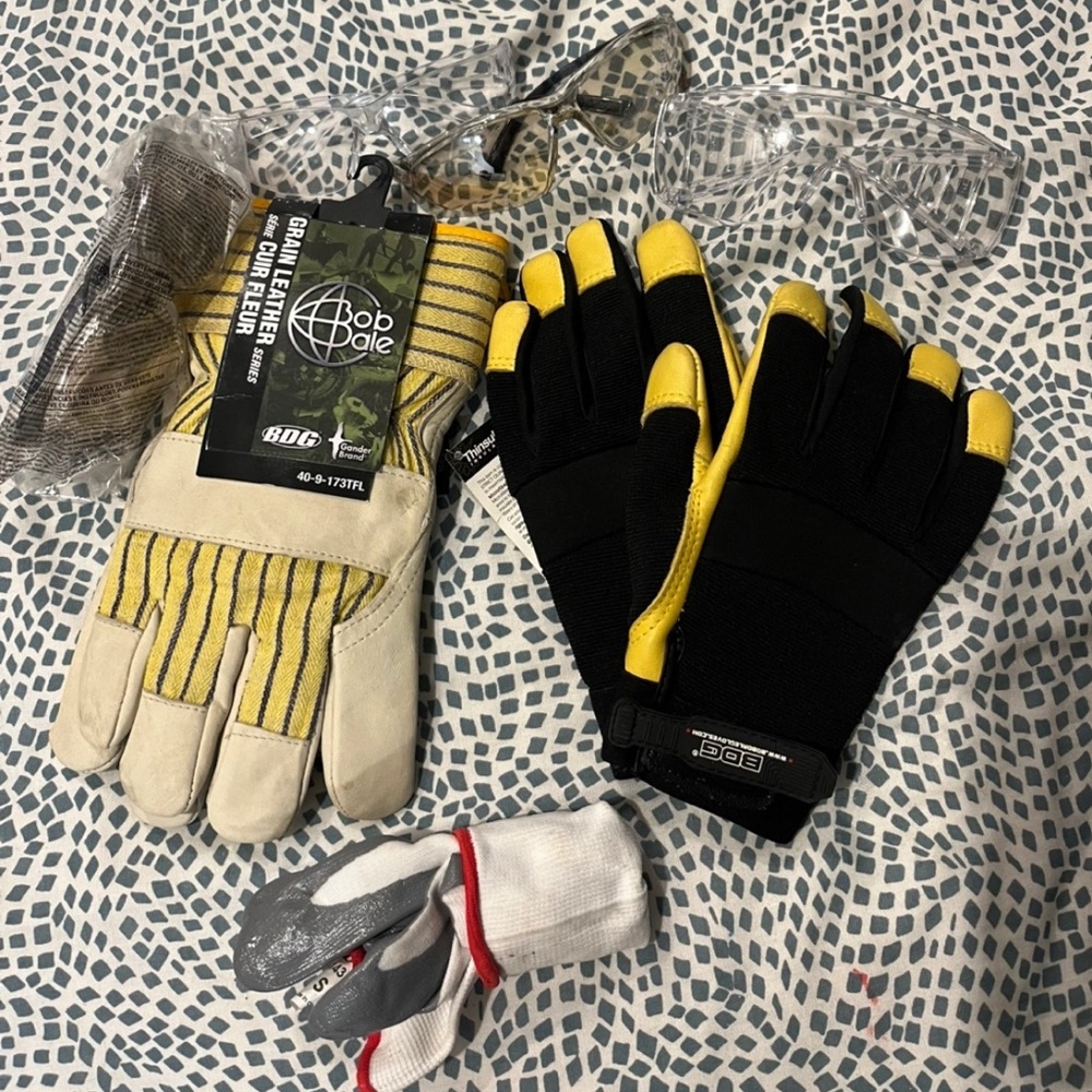 BDG Yellow and Black Gloves for Versatile Use